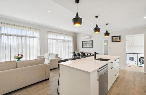 Martinborough Maison | Pride of Pinot - Martinborough Holiday Home