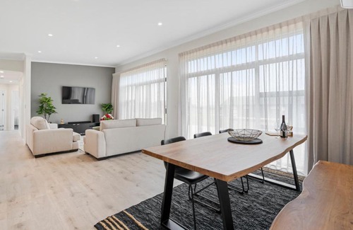 Martinborough Maison | Pride of Pinot - Martinborough Holiday Home