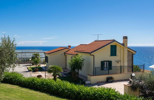 Poggi Appartement | Primavera (PGI132) by Interhome