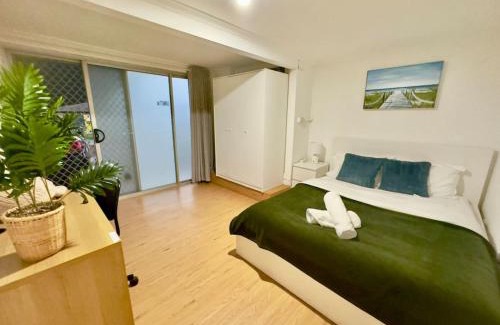 Macgregor Appartement | Prime 1BR Near Transport and Retail