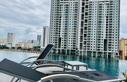 George Town Maison | Prime and Luxury 3-bedrooms near to the town with Netflix