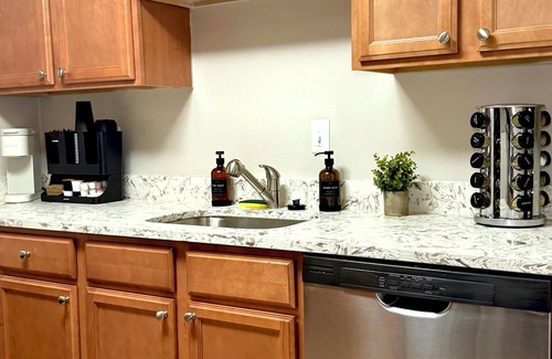 Aurora Highlands Appartement | Prime Arlington Location/DC Views/Near Metro/Free Parking