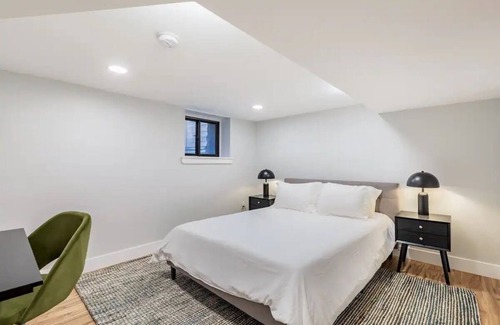 Baker Appartement | Prime Baker locale, blocks from Broadway shops, eateries, and nightlife