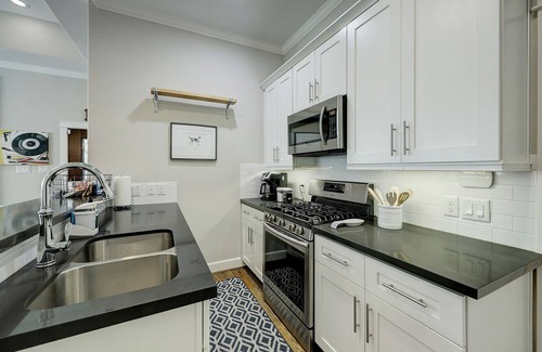 Shady Acres Maison | +Prime HTX Heights Location +Walkable to Dining/Coffee +King/Queen & Bunk Rooms