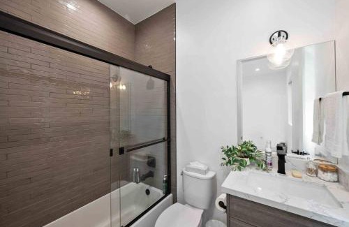 Larchmont Maison | Prime Location 3BD 3BA Luxury Living in LA
