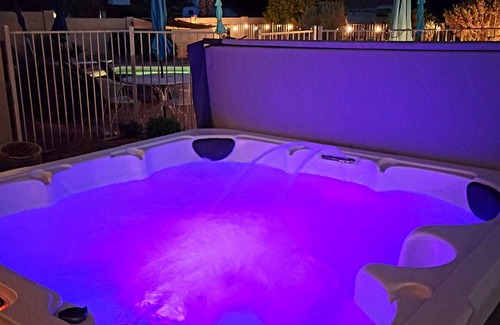Paradise Valley Village Maison | 160+ 5★ratings 5000Sq'/Acre Pool Game Room Hot Tub Putting Green Prime Location!