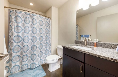 Roanoke Appartement | PRIME LOCATION DOWNTOWN ♥ of ROANOKE ♛ Queen Bed
