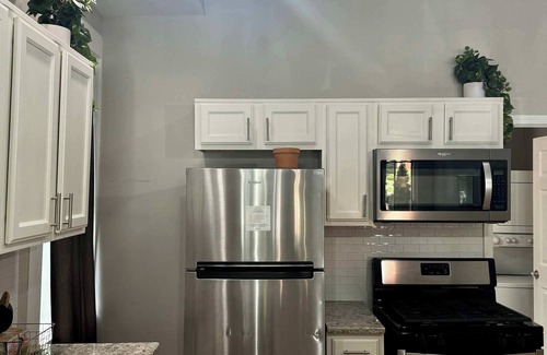 Victorian Village Maison | Prime Location – Free Parking – Short North