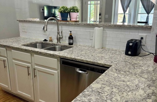 Victorian Village Maison | Prime Location – Free Parking – Short North