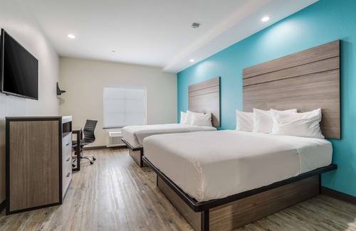 Katy Hôtel | Prime Location! Free Parking and Breakfast, Minutes from MKT Railroad Museum!