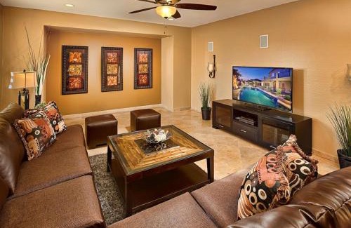 Sonoran Foothills Maison | Prime Location, Heated Pool, Hot Tub, Fire Pit, Bbq, More