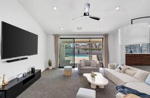 McNeil Estates Maison | Prime Location! Hidden Oasis 4 BR 10 min to Strip
