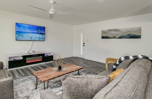Scottsdale Estates Ten Maison | Prime Location! Modern & New! Swim, Play& Relax!