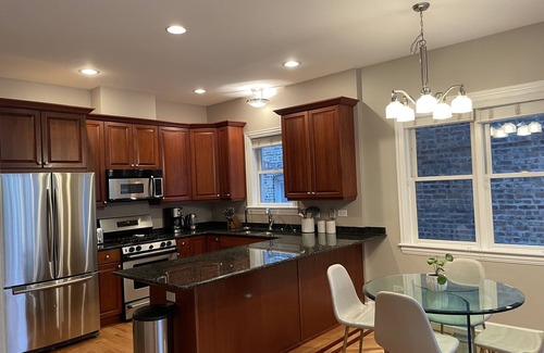 West Town Copropriété | Prime Location! Modern 3 Bed 3 Bath Rental in Chicago