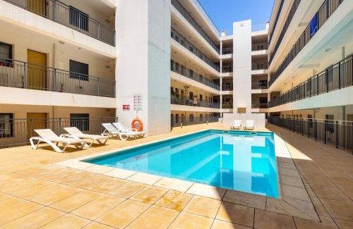 Olhao Appartement | Prime Location, Pool, Free Parking