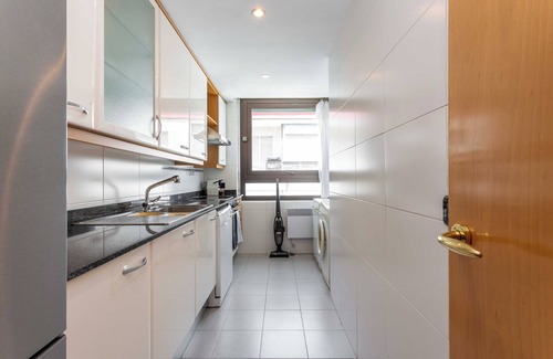 Almenara Appartement | Prime Location Skyline Balcony Retreat