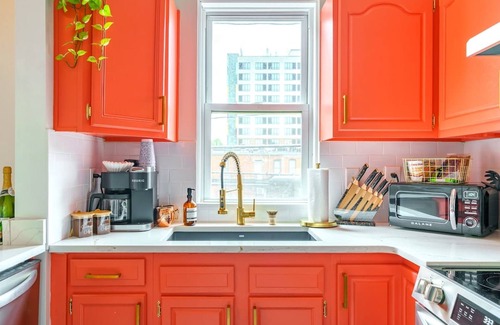 Short North Maison | Prime Location Top Rated Clean Parking Free
