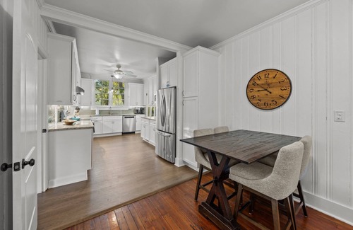 Sullivan's Island Maison | MAISON CLASSIQUE EN SULLIVANS MEILLEUR EMPLACEMENT !! PET FRIENDLY! BELLES RÉNOVATIONS TERMINÉES !!
