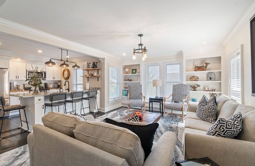 Pittsford Appartement | Prime Location, Walk Everywhere- Lux 2 Bedroom in Heart of Pittsford Village