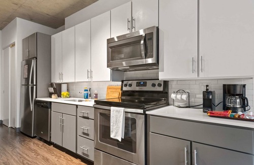 Downtown Chicago Appartement | Prime Loop Luxury + City & Train Views