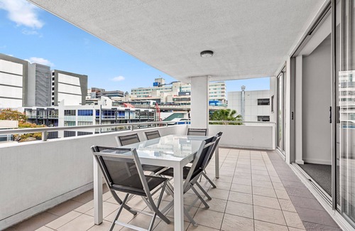 Bowen Hills Appartement | Prime Position! 3bed/2bath/1car ~ 10mins to CBD
