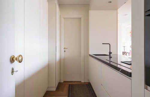 San Giovanni Appartement | Prime Riverside Living in Florence – 5 Bedrooms, Scenic Views & Comfort