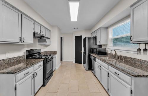 Greenslopes At Lake Creek Maison | Prime Round Rock, TX Getaway home