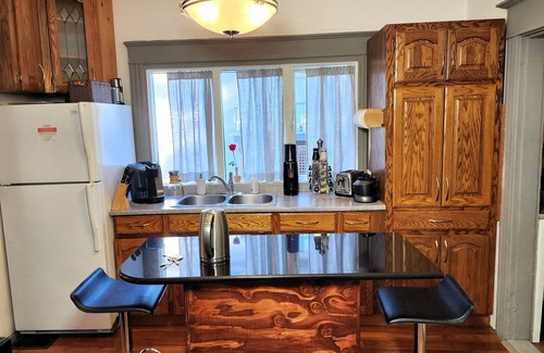 Kitsilano Maison | Prime Spot :Entire House, Lrg Yard, By Kits Beach