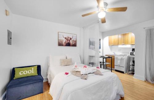 Gayborhood Appartement | Prime Studio Near Attractions