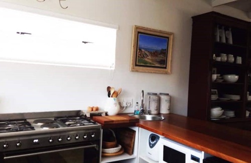 Pringle Bay Maison | Pringle Beach House - 2 minute walk to the beach