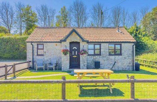 Kewstoke Maison | Priory View (Cosy & Characterful, Seaside Cottage, Dog Frien