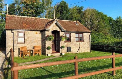 Kewstoke Maison | Priory View (Cosy & Characterful, Seaside Cottage, Dog Frien