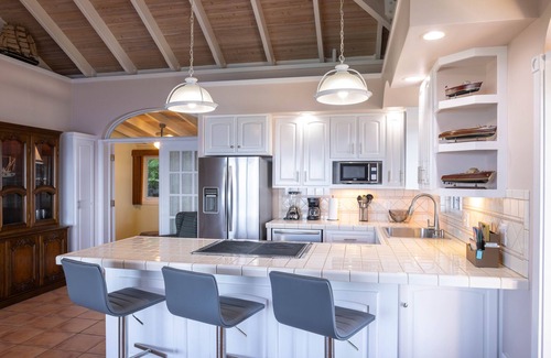 Contant Farms Cottage | "Pristine 2bdrm/2bth, Epic Views, Generator, 5 Star reviews, Near Cruz Bay!"