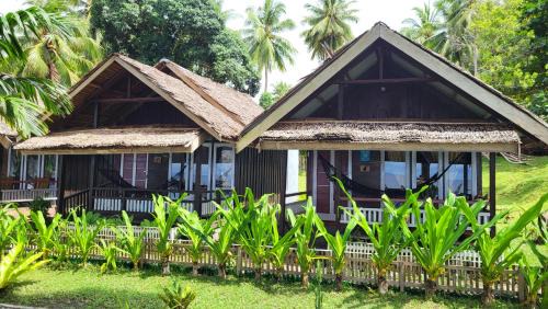 Pulau Unauna Station Balnéaire | Pristine Paradise Dive Resort - Togean Islands, Una Una