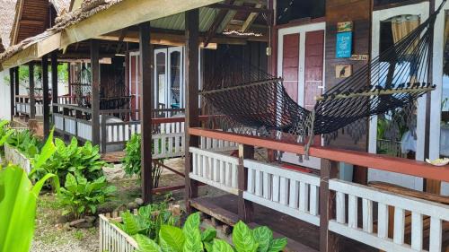 Pulau Unauna Station Balnéaire | Pristine Paradise Dive Resort - Togean Islands, Una Una