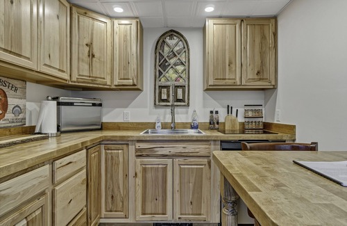 York Maison | Pristine & Peaceful Guest Quarters, near York & Kittery Beaches