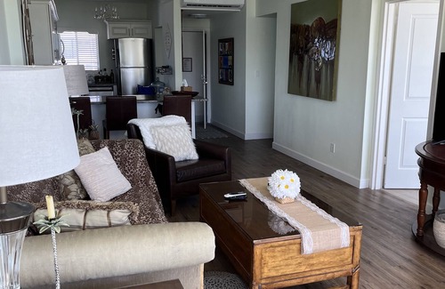 Discovery Bay Copropriété | Pristine white sand beachfront condo in Freeport, Grand Bahama. New Owners.