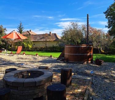 Szanda Appartement | Privát Szálláshely Dézsafürdővel-Kata Cottage