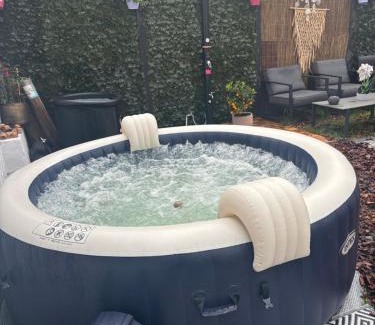 Meer Appartement | Privé sauna Hoogstraten