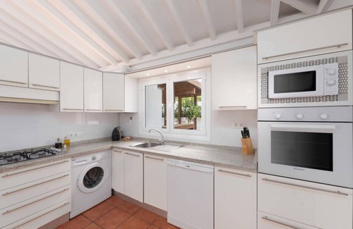 La Mancha Appartement | Piscine privée chauffée, vue sur la mer et le Teide, wifi, concierge à Villa [apt G]
