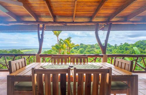 Matapalo Maison | Privacy-waterfall-pool-sleeps 8-near Beach
