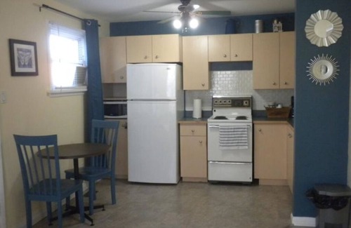 Thunder Bay Maison | Private 1 BDR Cottage on Scenic Riverside Sleeps 4. 10 Minutes From Airport.