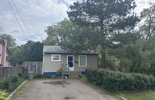 Thunder Bay Maison | Private 1 BDR Cottage on Scenic Riverside Sleeps 4. 10 Minutes From Airport.