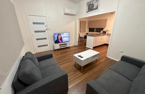 Grafton Appartement | Private 1 Bedroom Apartment with Fenced Yard