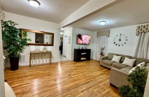 Elizabeth Appartement | Private 1st floor Apartment - Only 5 min Away from Newark Airport and 30 min to NYC