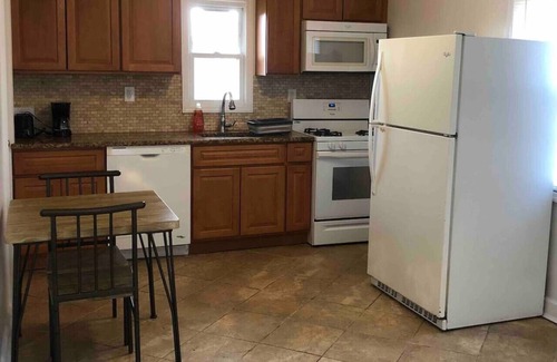 Woodbridge Appartement | Private 2-bed house with free parking and 15-min walk to direct NYC Manhattan train