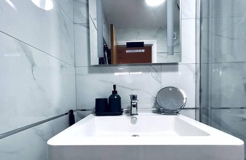Potters Bar Maison | Private 2 Bed - 18 min to Central