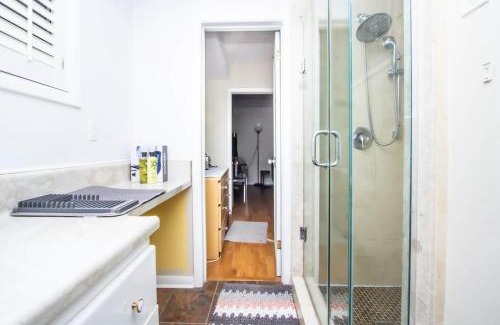 Thornhill Villa | Private 2 bed in a cottage