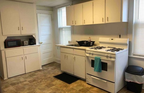 Elizabeth Appartement | Private 2-bedroom apartment, NYC bus 5-min walk