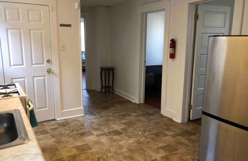 Elizabeth Appartement | Private 2-bedroom apartment, NYC bus 5-min walk